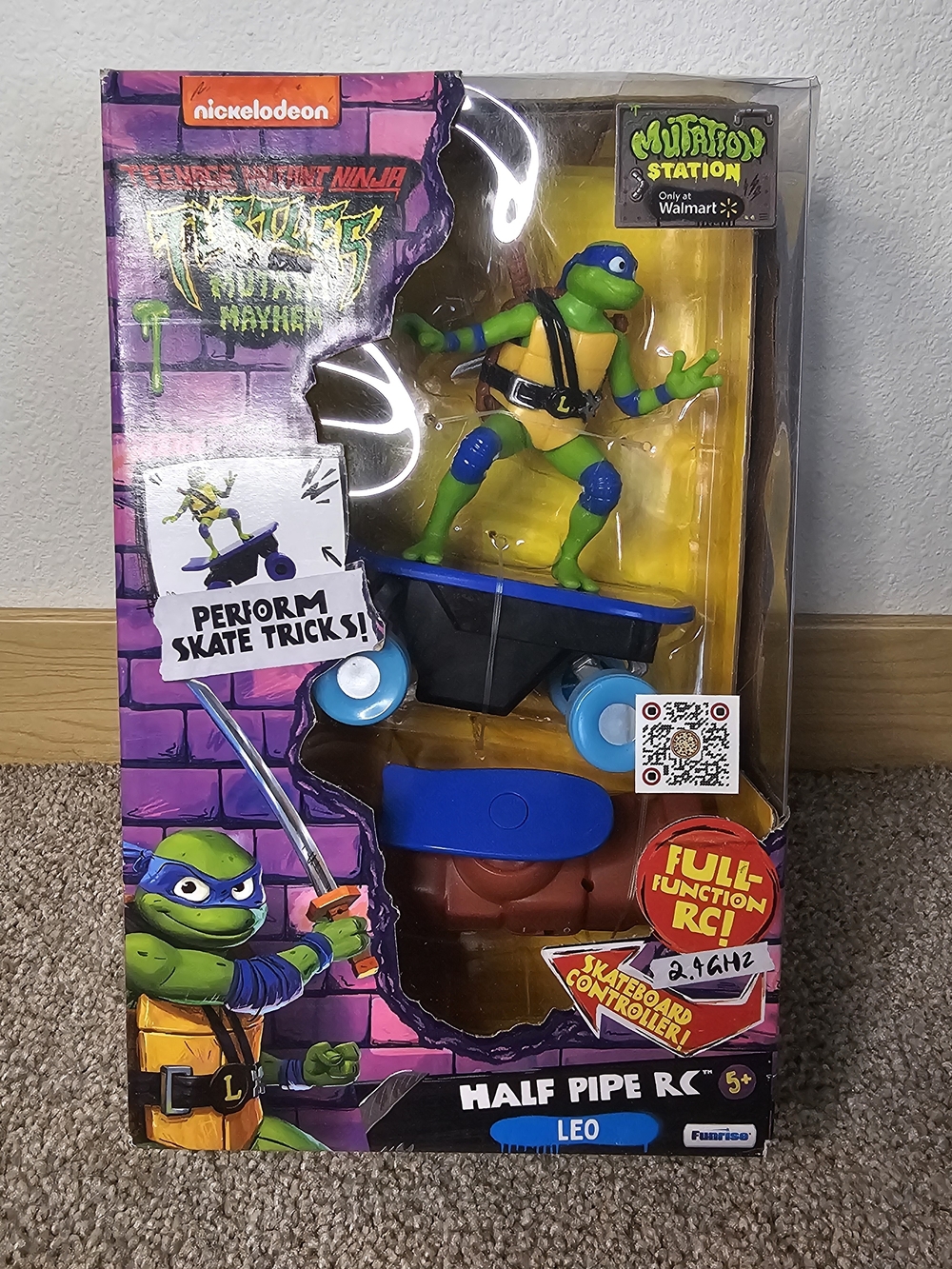 Nickelodeon Teenage Mutant Ninja Turtles Leo RC Skate Half-Pipe - Green & Blue